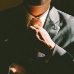スーツの男性・ビジネスマンのイメージ